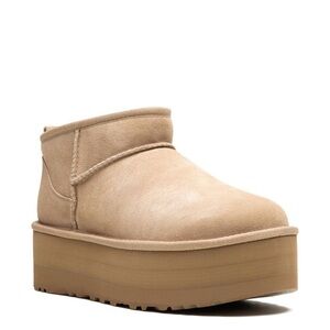 NEW CONDITION Ugg Ultra Mini Platform Boots